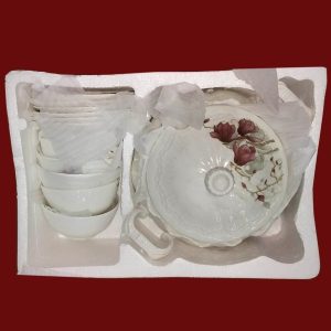 Soupière Blanche + 6 Bol Et 6 Assiettes A Relief “British”